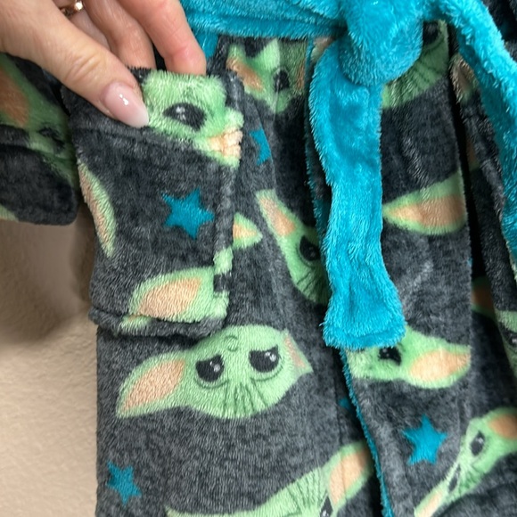 STAR WARS Toddler Baby Yoda Robe, Size 3T, EUC - Picture 2 of 4